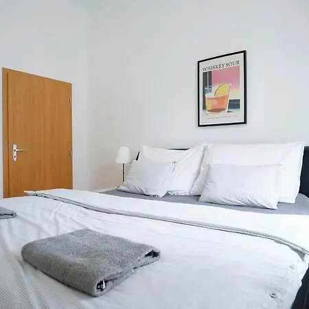 The Dante Prague - Family And Friends Apartments Exterior photo